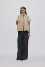 Load image into Gallery viewer, Shearling Vest