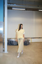 Load image into Gallery viewer, Annabel Honey