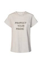 Hlaða mynd inn í gallerískoðara, Magic t-shirt - Ambla