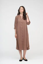 Hlaða mynd inn í gallerískoðara, Laurella Shirtdress Linen Caramel Brown