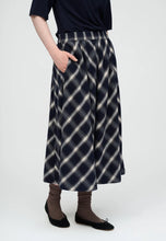 Load image into Gallery viewer, Pin Skirt Check Dark Navy