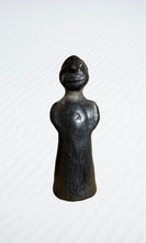 Hlaða mynd inn í gallerískoðara, Berber Marionette Stytta B