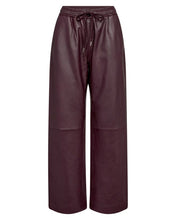 Hlaða mynd inn í gallerískoðara, Phoebecc Pullon Leather Pant Plum
