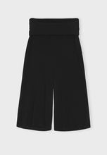 Load image into Gallery viewer, Pure Capri Shorts Black
