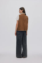 Load image into Gallery viewer, Shearling Vest
