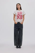 Load image into Gallery viewer, Luxe t shirt Ambla Pink
