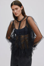 Hlaða mynd inn í gallerískoðara, Frilly Tulle Shirt Gida
