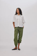 Load image into Gallery viewer, Papery Angle Seam Pants Shadow
