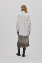 Load image into Gallery viewer, Susan Twist Cuff Shirt White
