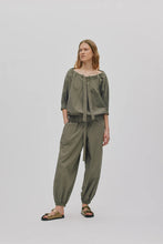 Load image into Gallery viewer, Iridi Poplin Gathered Pant Asphalt
