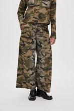 Load image into Gallery viewer, Camo Patchwork Pants Niva
