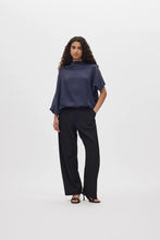 Load image into Gallery viewer, Thalia Smooth Tailoring Pants Black
