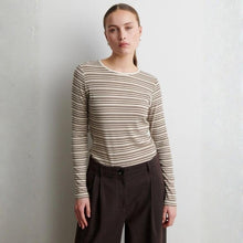 Load image into Gallery viewer, Flyra O Neck Tee
