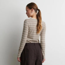 Load image into Gallery viewer, Flyra O Neck Tee
