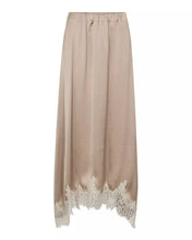 Load image into Gallery viewer, IdunCC Lace Skirt Bisquit
