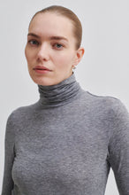 Hlaða mynd inn í gallerískoðara, Matima T Neck Tee Grey Melange
