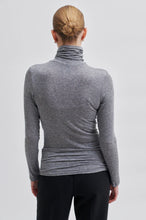 Hlaða mynd inn í gallerískoðara, Matima T Neck Tee Grey Melange
