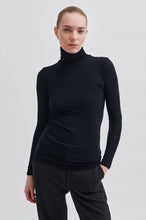 Hlaða mynd inn í gallerískoðara, Matima T Neck Tee Black
