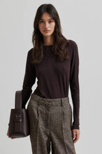 Load image into Gallery viewer, Matima O Neck Tee Chocolate Plum
