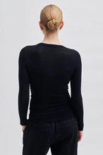 Hlaða mynd inn í gallerískoðara, Matima O Neck Tee Black
