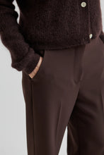 Load image into Gallery viewer, Fique Classic Trousers Chocolate Plum
