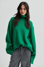 Hlaða mynd inn í gallerískoðara, Alpha Knit T Neck Lush Meadow
