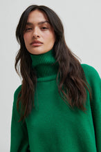 Hlaða mynd inn í gallerískoðara, Alpha Knit T Neck Lush Meadow
