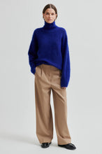 Load image into Gallery viewer, Ina Knit T-Neck Mazarine Blue
