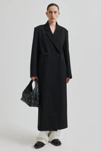 Load image into Gallery viewer, Herbi Long Blazer - Black
