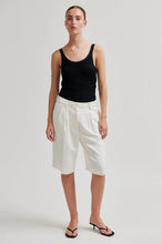 Load image into Gallery viewer, Lino Shorts White Allysum
