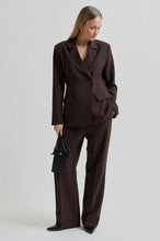 Load image into Gallery viewer, Fique Fitted Blazer Chocolate Plu
