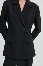 Load image into Gallery viewer, Fique Fitted Blazer Black
