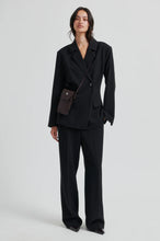 Load image into Gallery viewer, Fique Fitted Blazer Black

