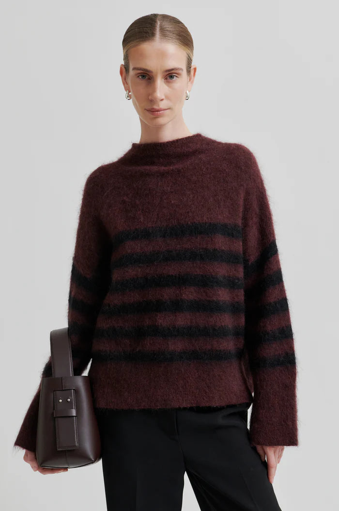Ovalana Knit T Neck