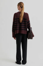 Load image into Gallery viewer, Ovalana Knit T Neck
