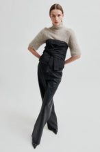 Load image into Gallery viewer, Bow Top Black
