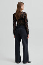 Load image into Gallery viewer, Social Tee Black
