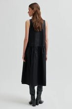 Load image into Gallery viewer, Ever Dress Black
