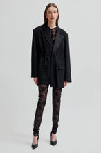 Load image into Gallery viewer, Social Leggings Black
