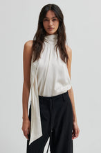 Hlaða mynd inn í gallerískoðara, Kura Top Jet Stream
