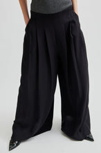 Load image into Gallery viewer, Glara Trousers Black
