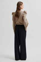 Hlaða mynd inn í gallerískoðara, Serina Slim Shirt Camel
