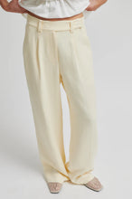 Load image into Gallery viewer, Lino Classic Trousers Creme
