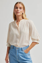 Hlaða mynd inn í gallerískoðara, Celiva Shirt Eggnog
