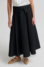 Load image into Gallery viewer, Larkini Skirt Black
