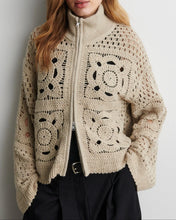 Hlaða mynd inn í gallerískoðara, Crosette Knit Cardigan Camel

