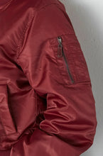 Hlaða mynd inn í gallerískoðara, Libbycc Bomber Jacket Winered
