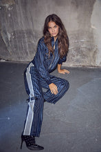 Hlaða mynd inn í gallerískoðara, Stripe Zip Sweat Navy
