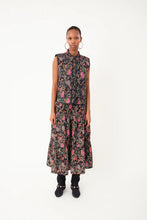 Hlaða mynd inn í gallerískoðara, CairoLL Vest Flower Print
