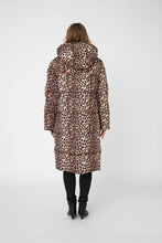 Load image into Gallery viewer, CamiCras Puffer jacket Leo
